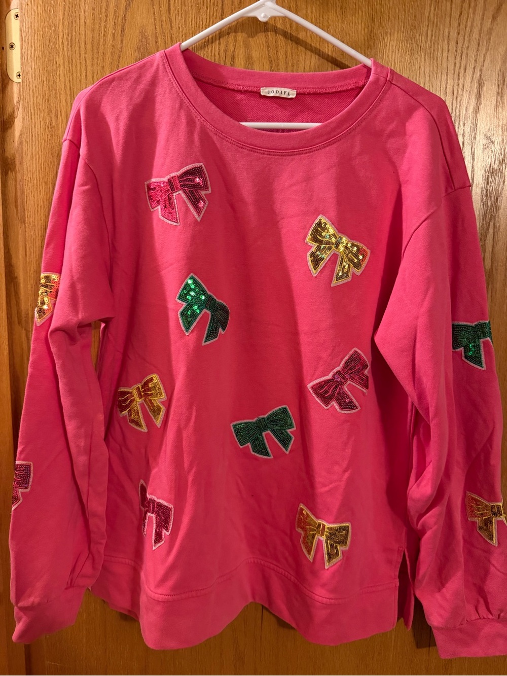 JODIFL Pink Sequin Bow Patch Crewneck Sweatshirt